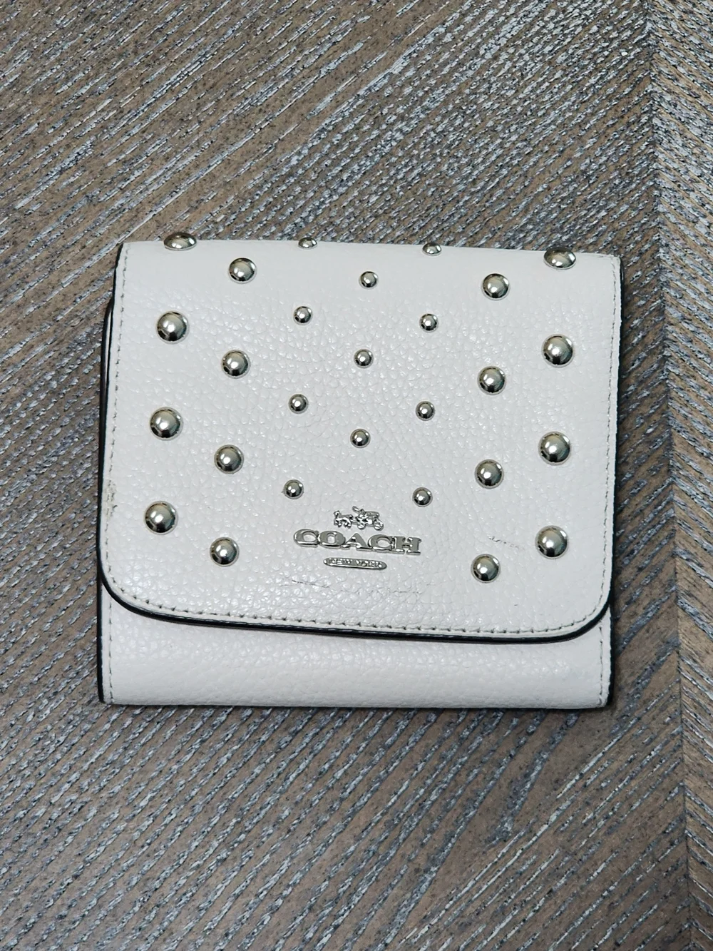 Coach White Studded Leather Compact Wallet - Picture 4 of 10